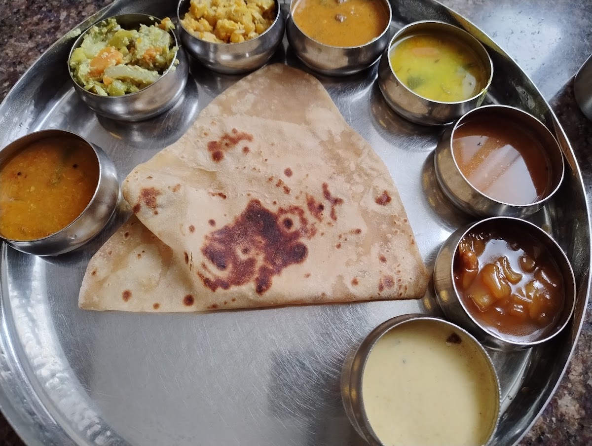 Ariya Nivaas Restaurant photo 2