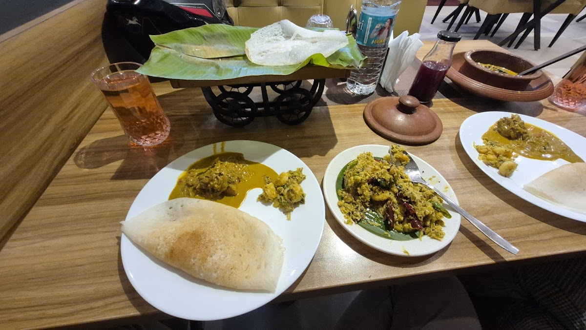 Erivum Puliyum Restaurant (EP Kitchen) photo 4