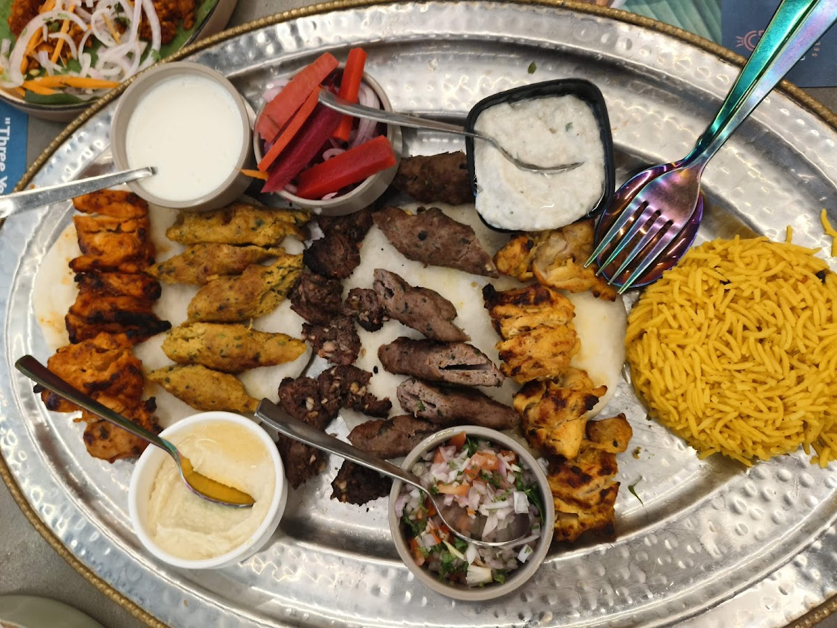 Grand Entree photo 3