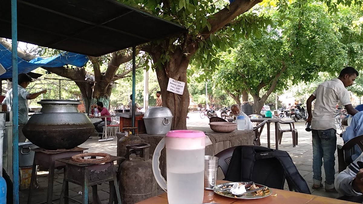 Khusbu Biryani House