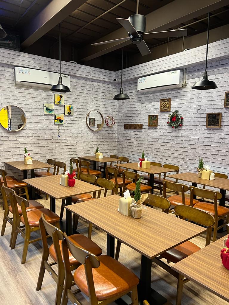 LIZ restaurant - Why pay more