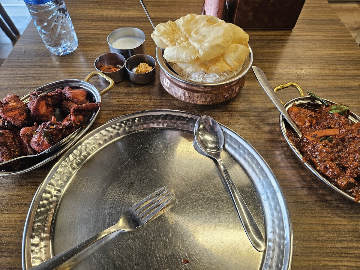 LIZ restaurant - Why pay more photo 3