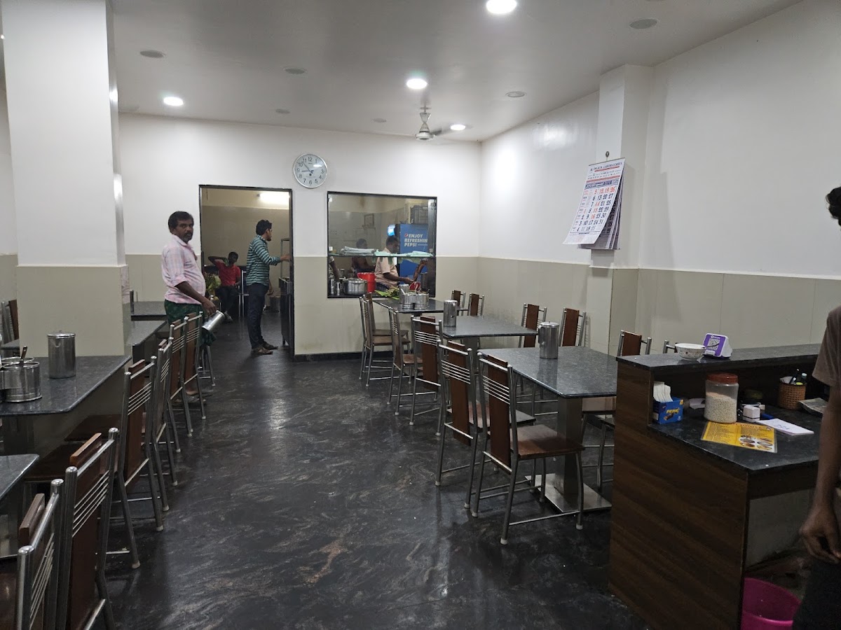 MAHAVEER TIFFEN HOUSE photo 2