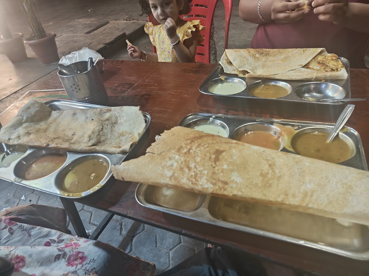 Mani Murugan South Indian veg restaurant photo 4