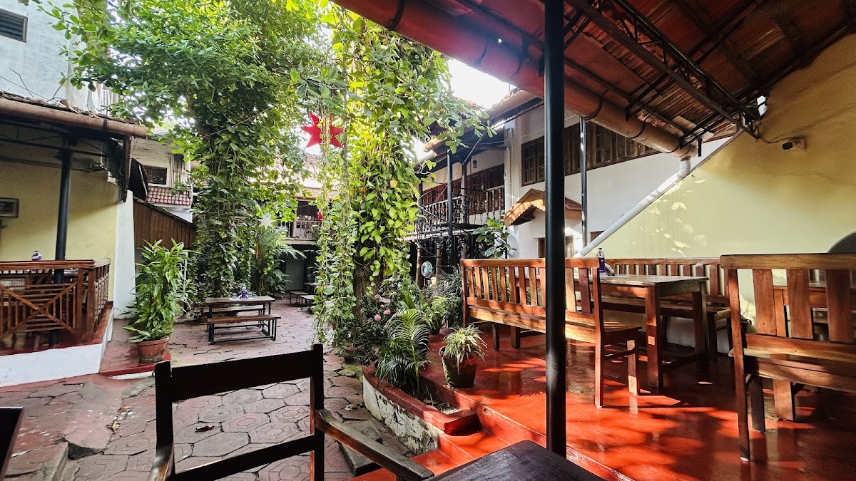 Warehouse Cafe Fortkochi photo 4